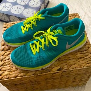 Nike Fitsole size 8 women’s.